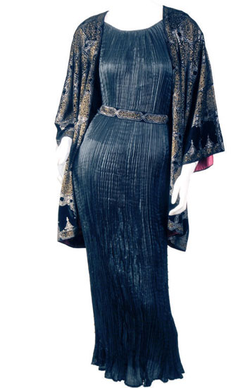 Velvet-Jacket-and-Delphos-Dress-by-Mariano-Fortuny